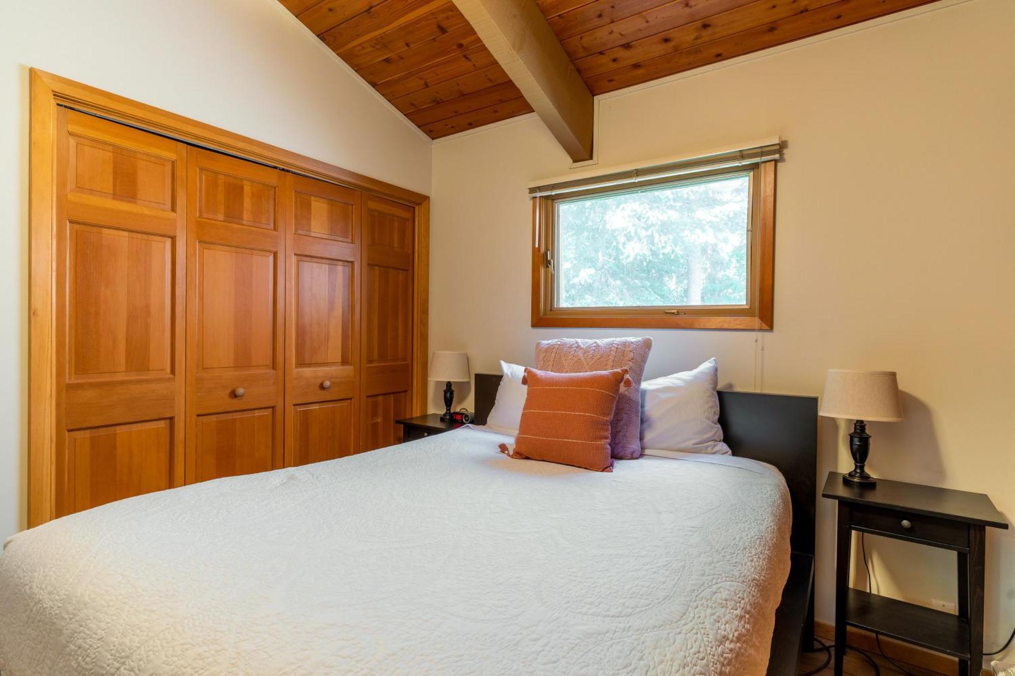 Gray Wolf Condos At Whitefish Room photo