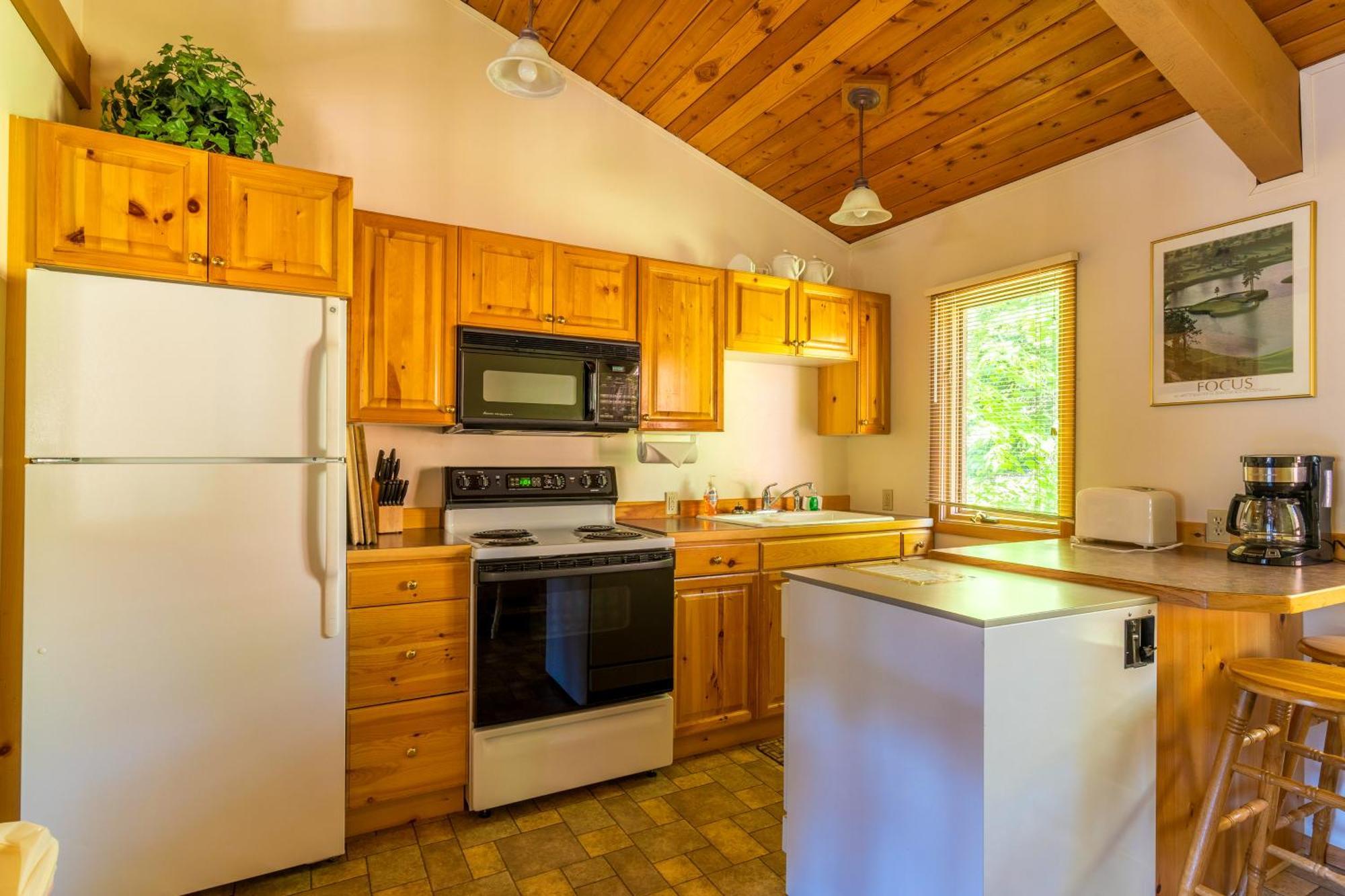 Gray Wolf Condos At Whitefish Room photo