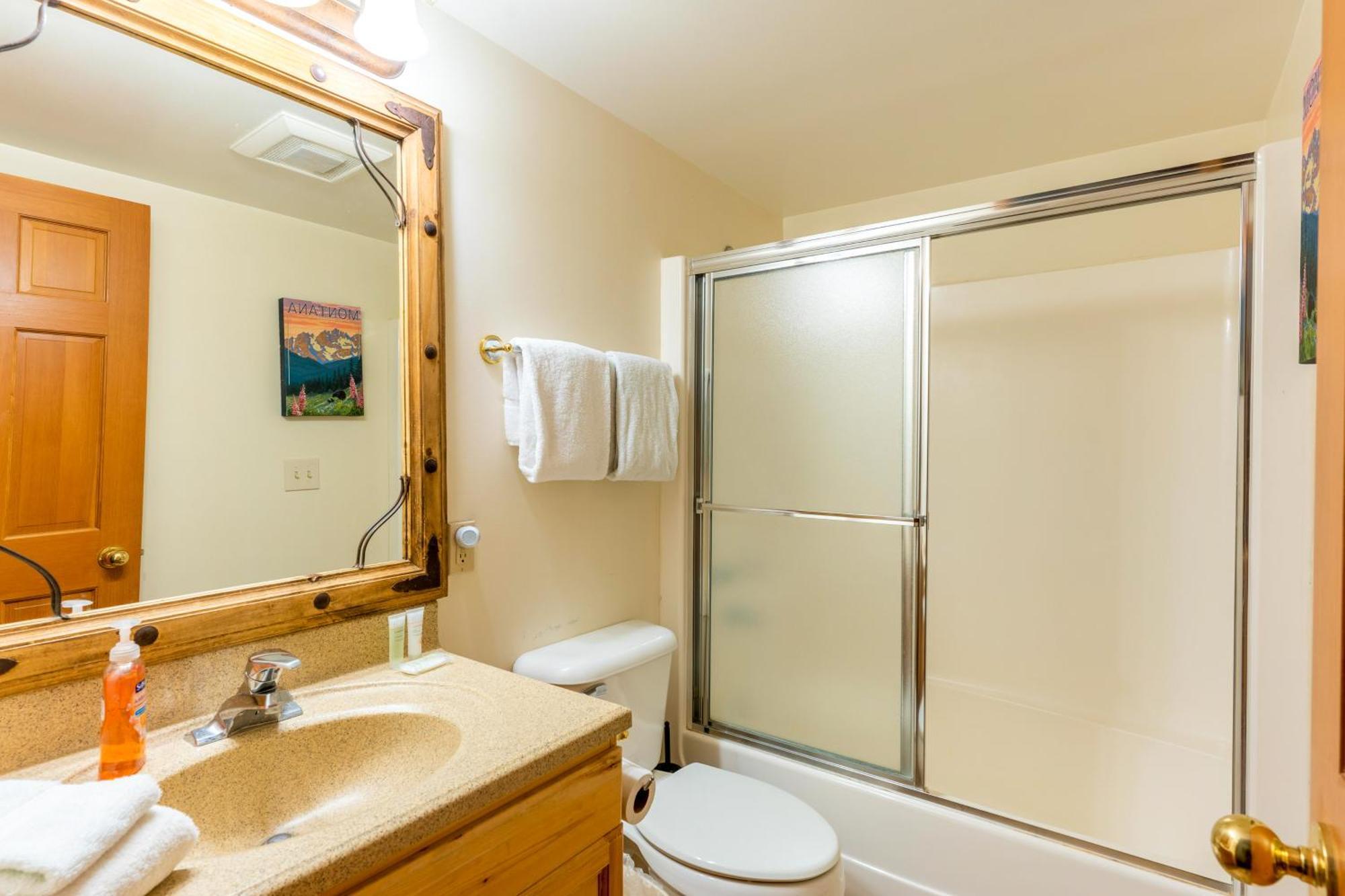 Gray Wolf Condos At Whitefish Room photo