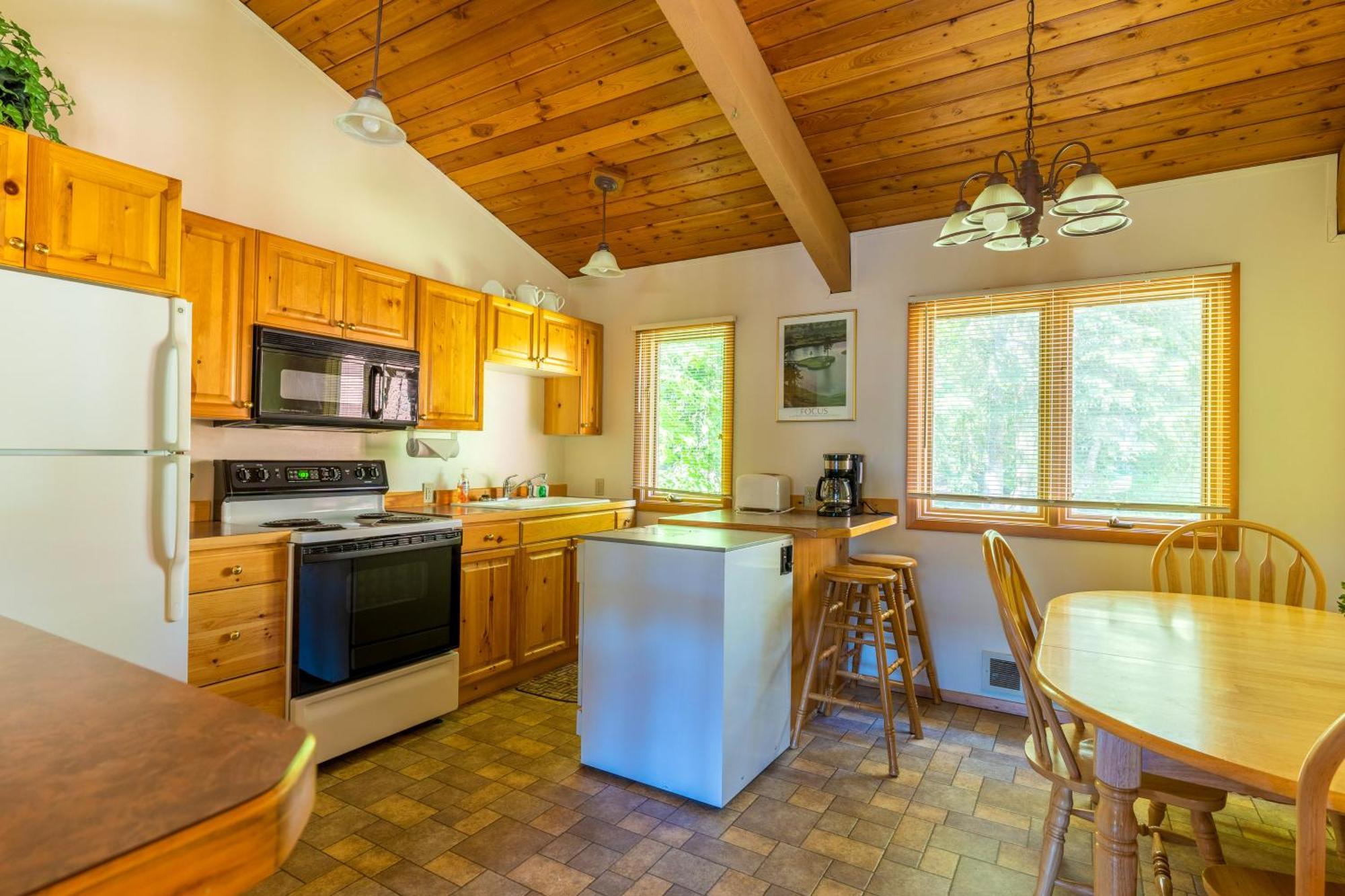 Gray Wolf Condos At Whitefish Exterior photo