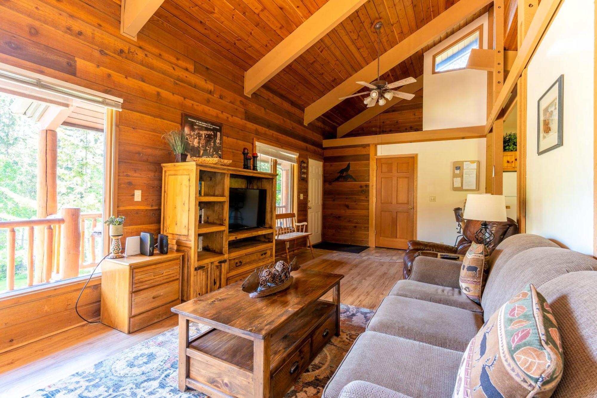 Gray Wolf Condos At Whitefish Exterior photo