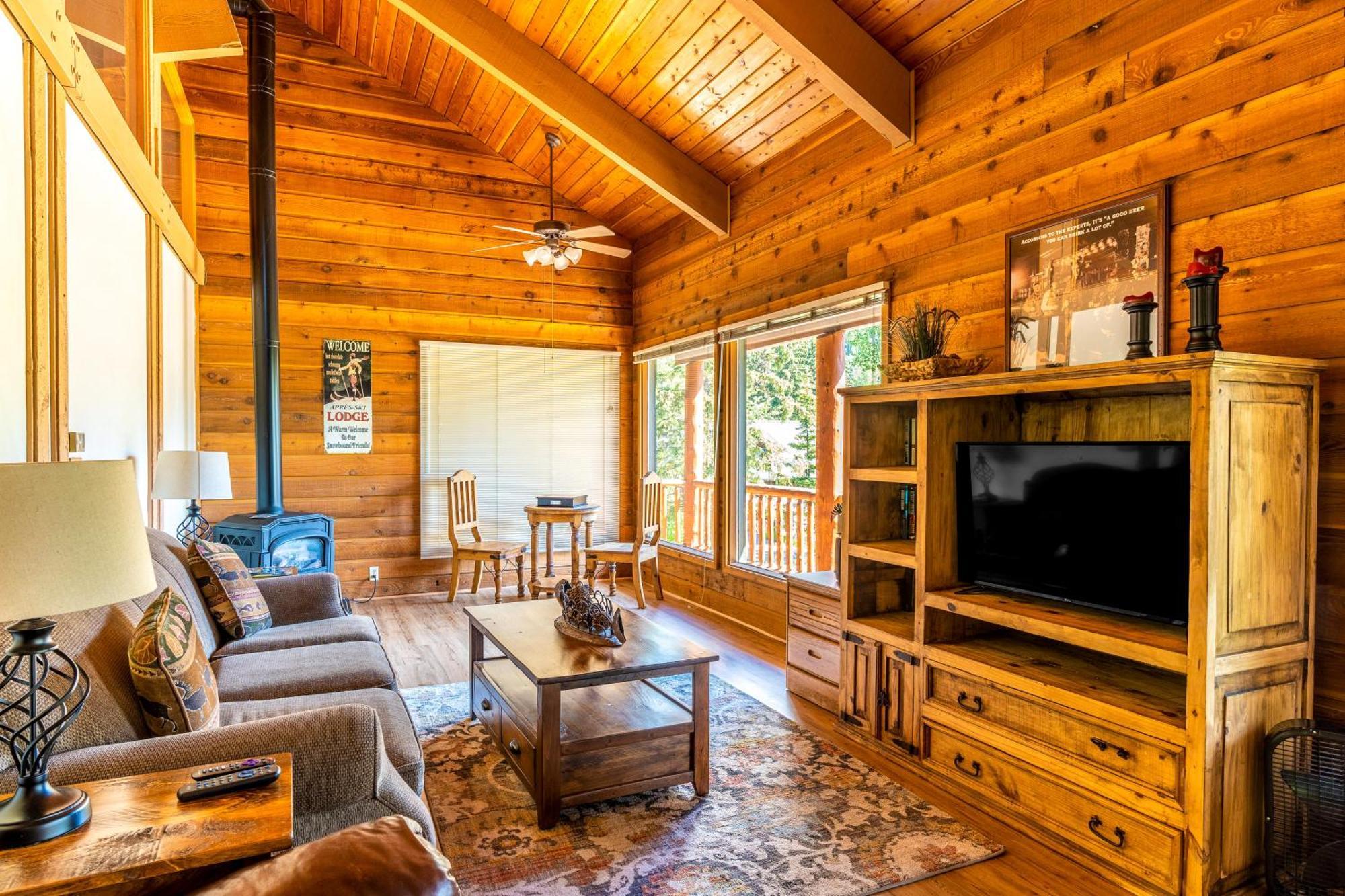 Gray Wolf Condos At Whitefish Room photo
