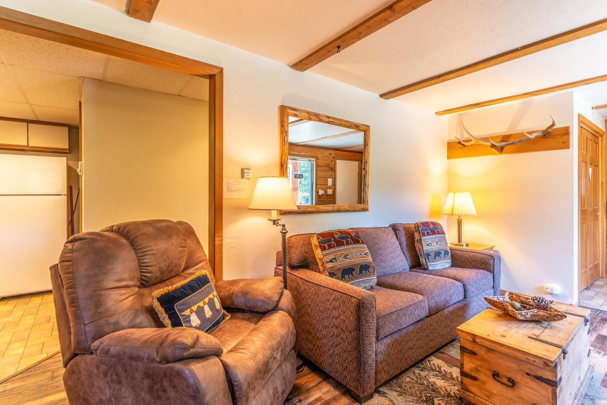 Gray Wolf Condos At Whitefish Room photo