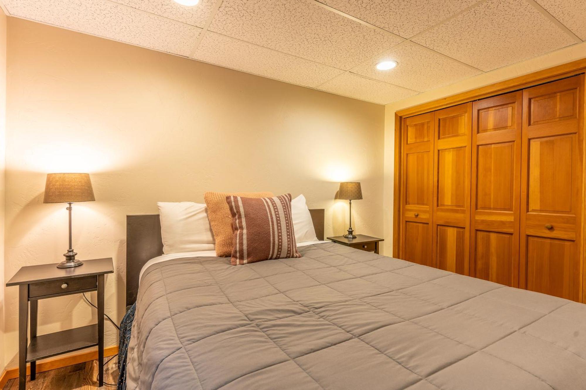 Gray Wolf Condos At Whitefish Room photo