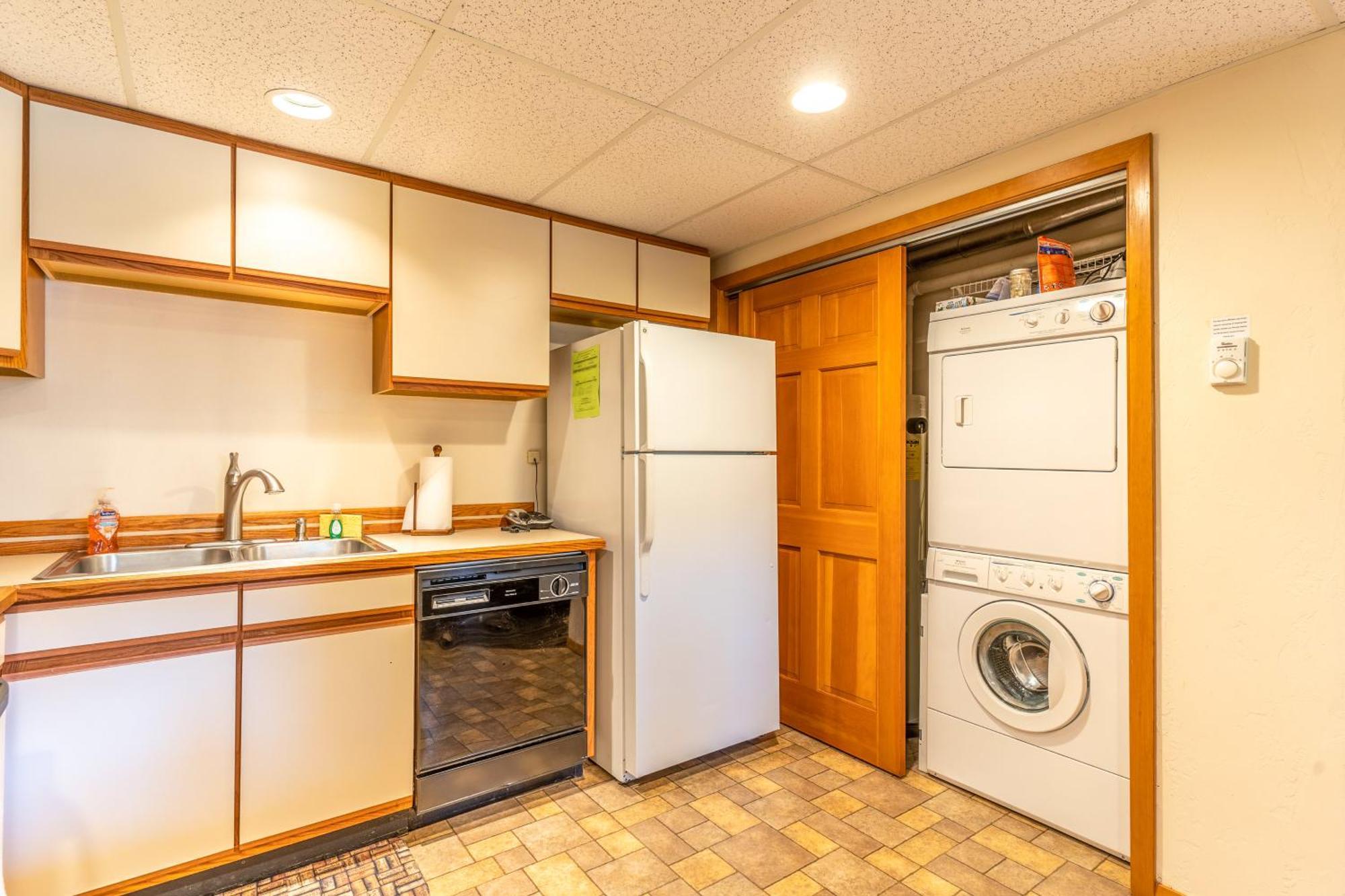 Gray Wolf Condos At Whitefish Room photo