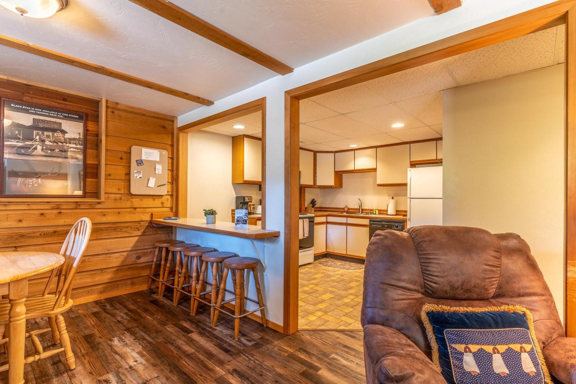 Gray Wolf Condos At Whitefish Room photo