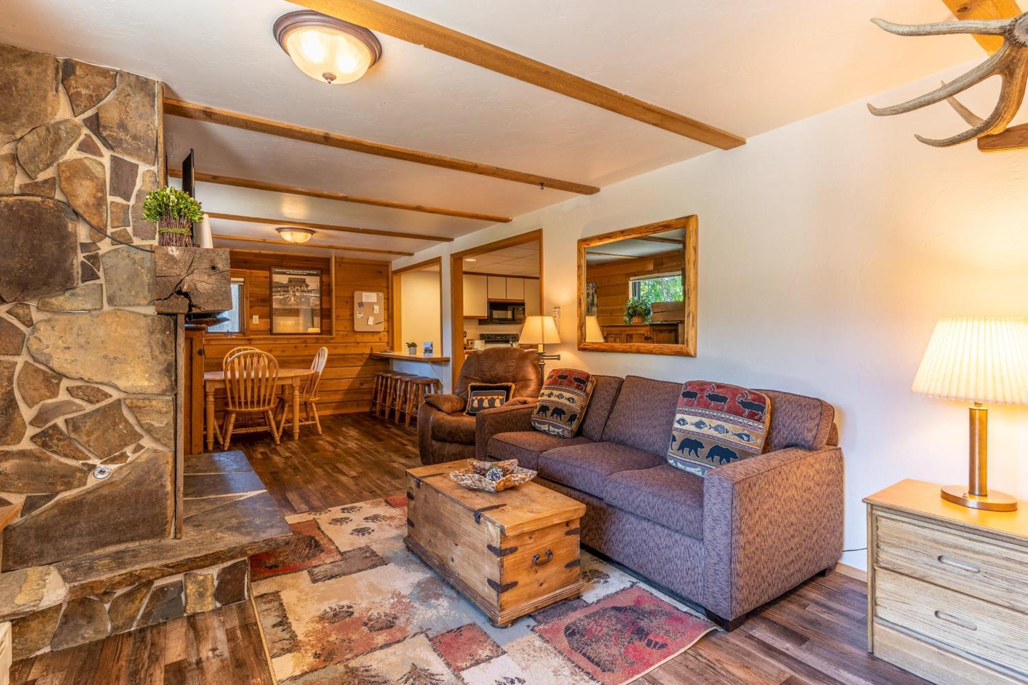 Gray Wolf Condos At Whitefish Room photo