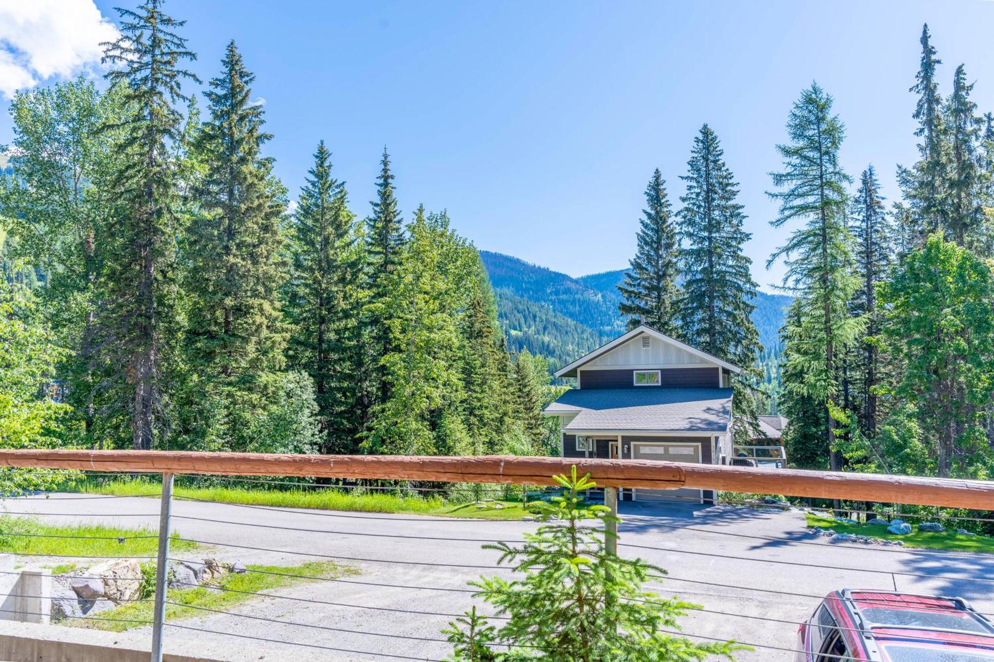 Gray Wolf Condos At Whitefish Room photo